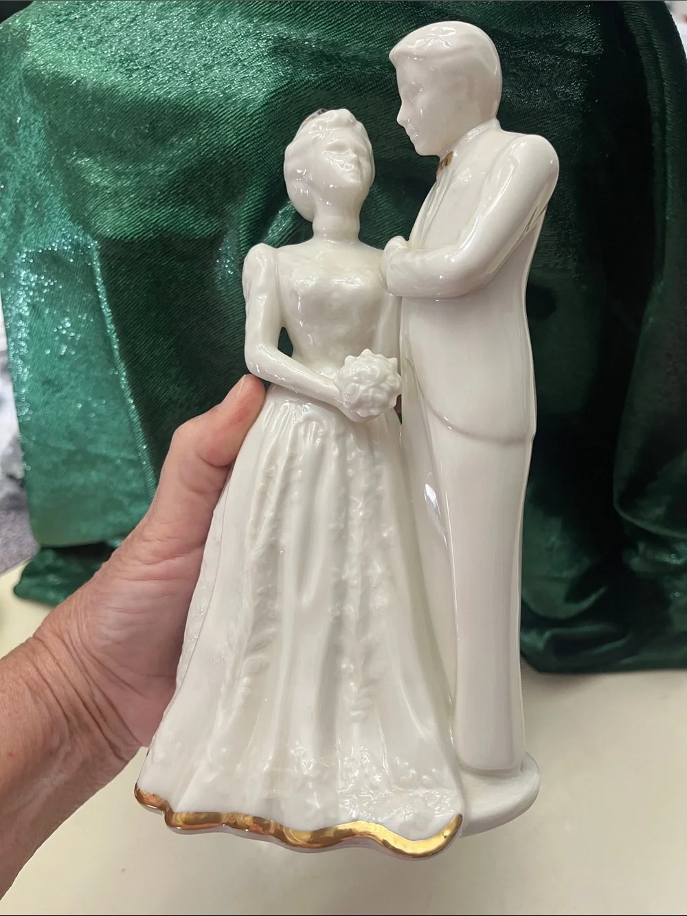 Lenox Elegant porcelain Bride Groom Figurine wedding promises cake topper New